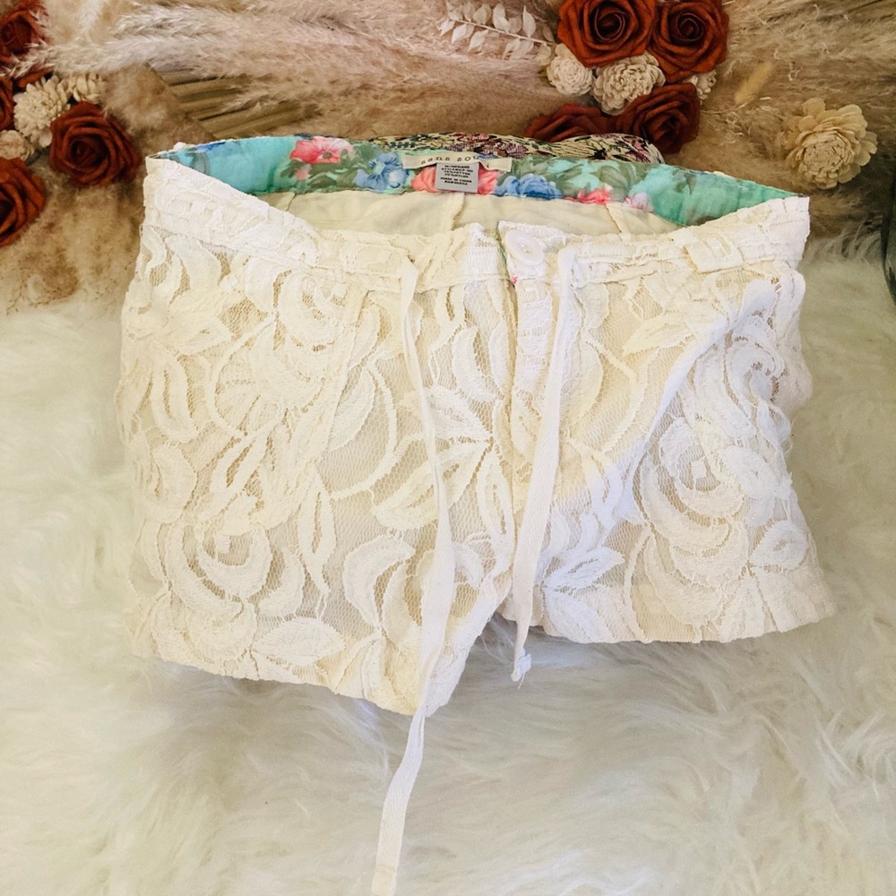 Women’s size medium sans souci shorts